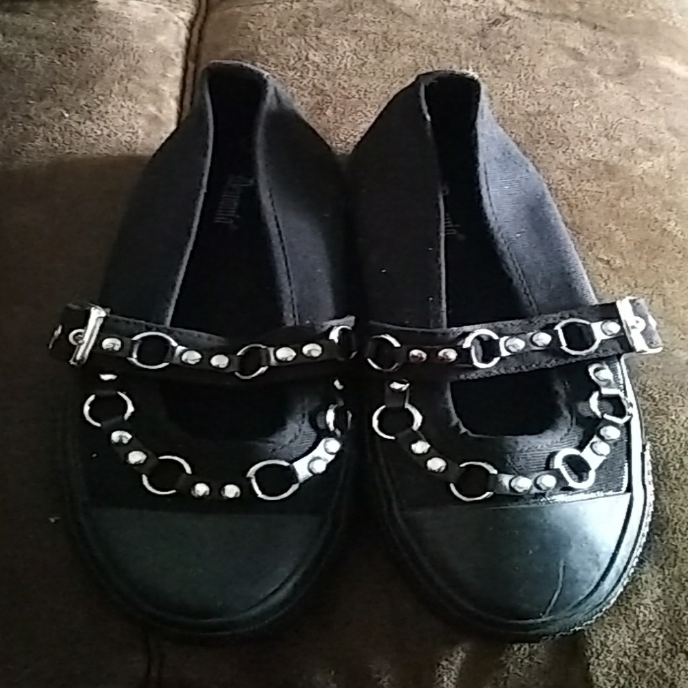Demonia flats